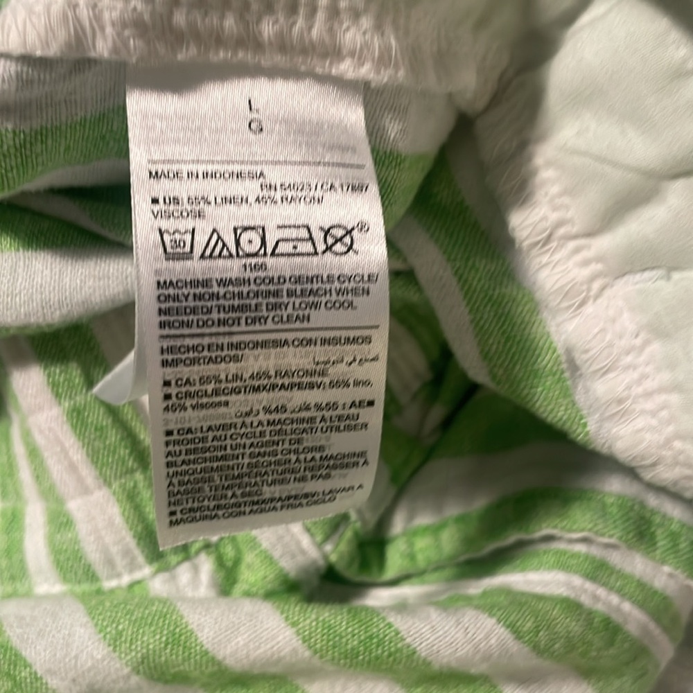 Old navy linen blend green stripe shorts - Picture 6 of 6